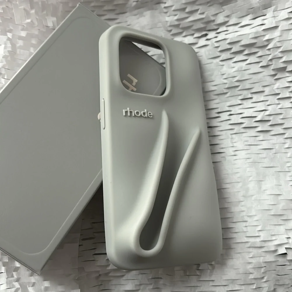 lip case iphone 15 pro NEW - Picture 2 of 3